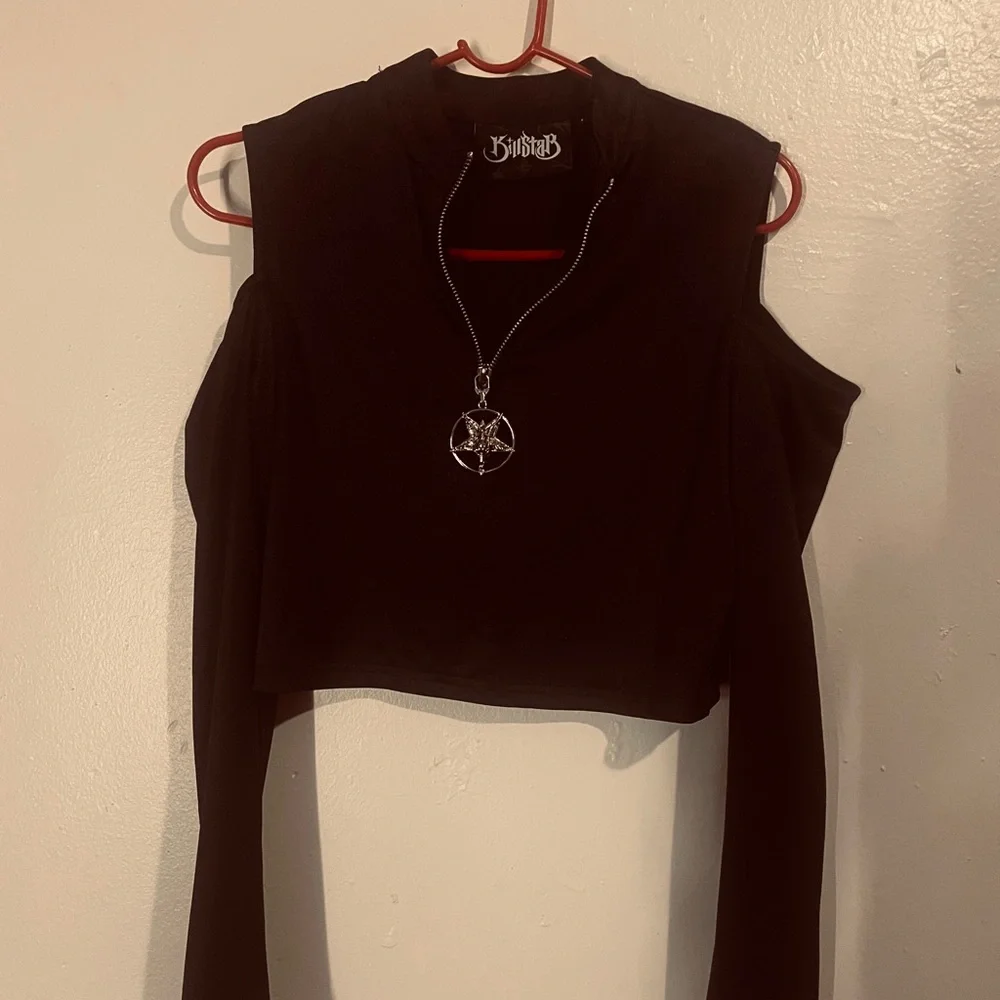 Killstar Black Cold Shoulder Crop Top - Picture 3 of 3